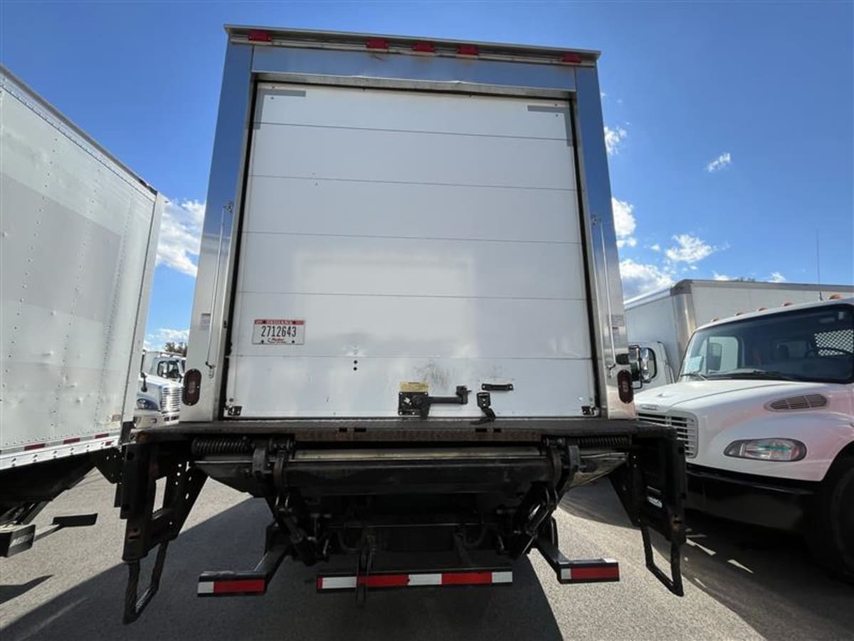 2018 Freightliner/Mercedes M2 106 221180