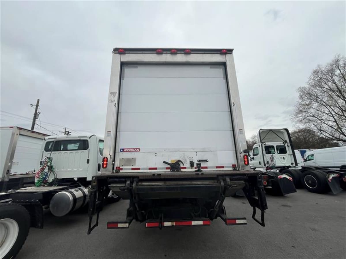 2018 Freightliner/Mercedes M2 106 221182