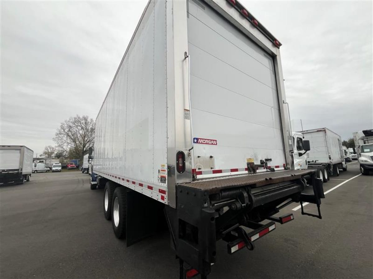 2018 Freightliner/Mercedes M2 106 221184