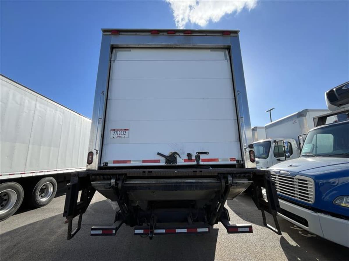 2018 Freightliner/Mercedes M2 106 221191