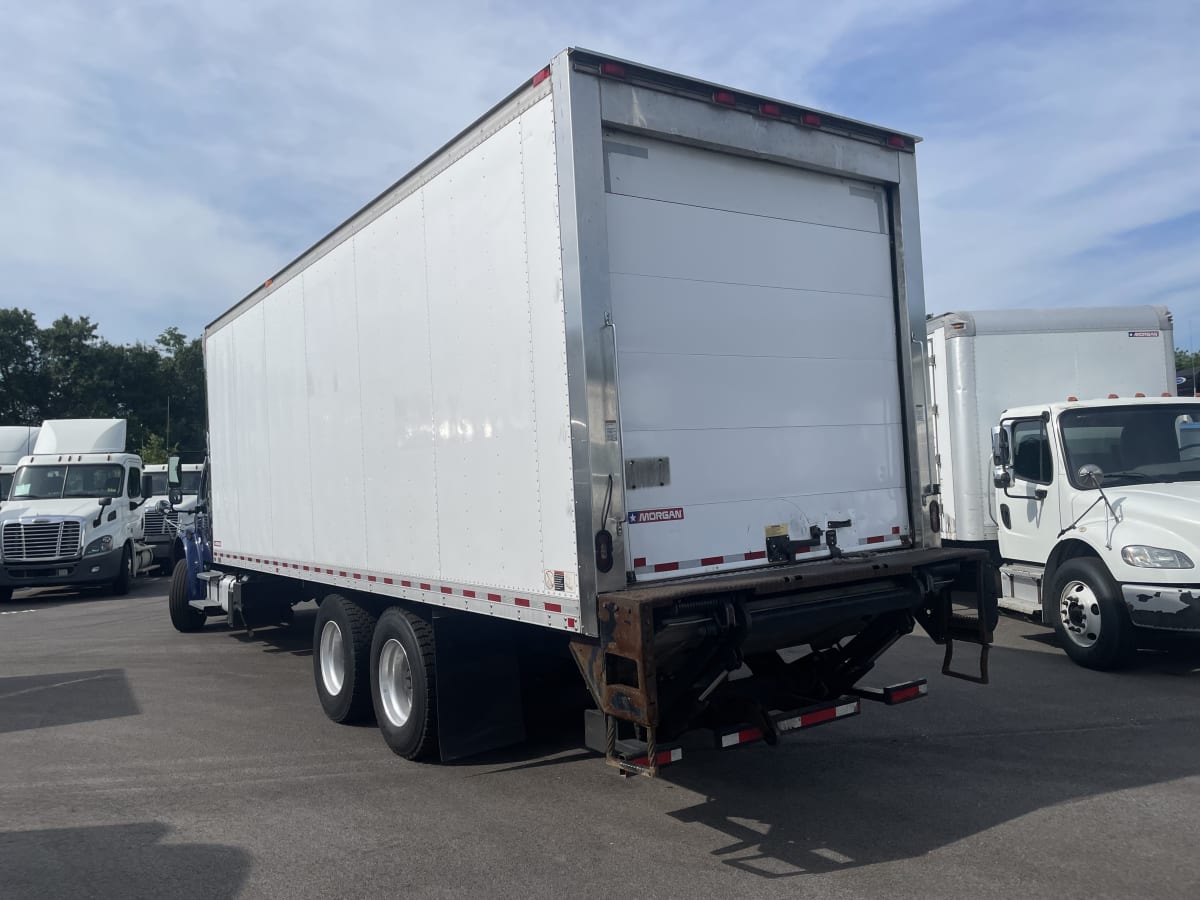 2018 Freightliner/Mercedes M2 106 221196