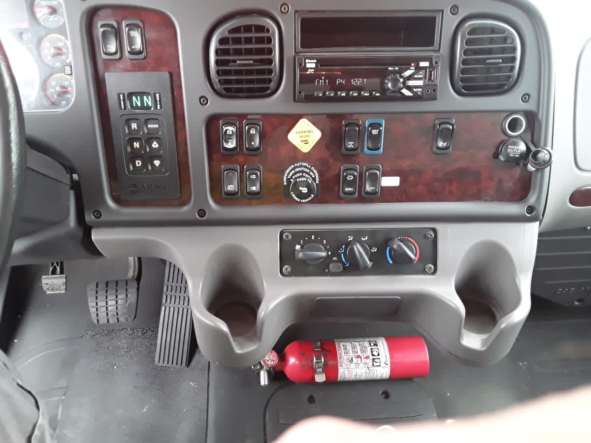 2018 Freightliner M2 106 221224