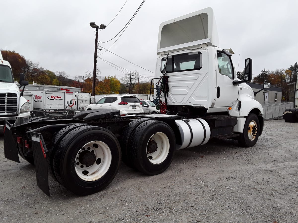 2018 Navistar International LT625 DAYCAB T/A 221257