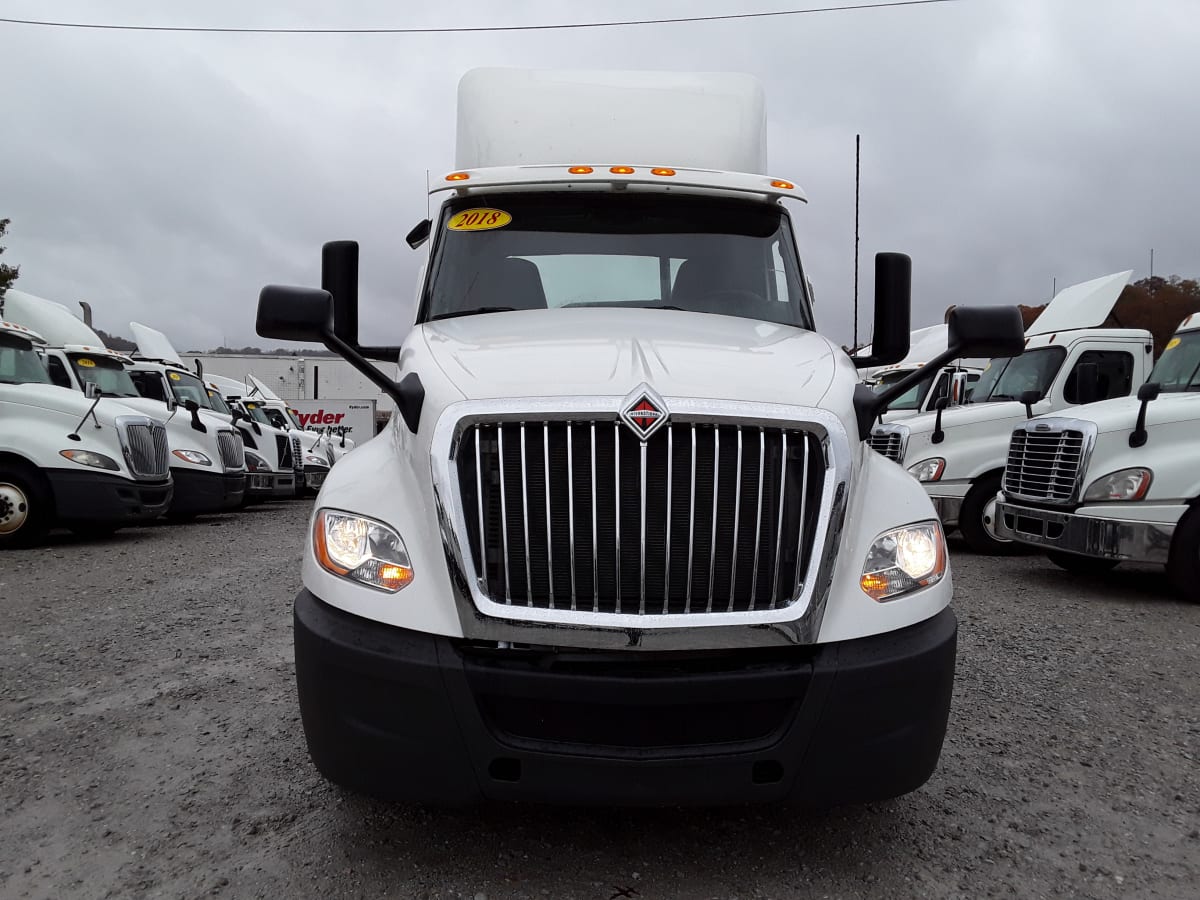 2018 Navistar International LT625 DAYCAB T/A 221257