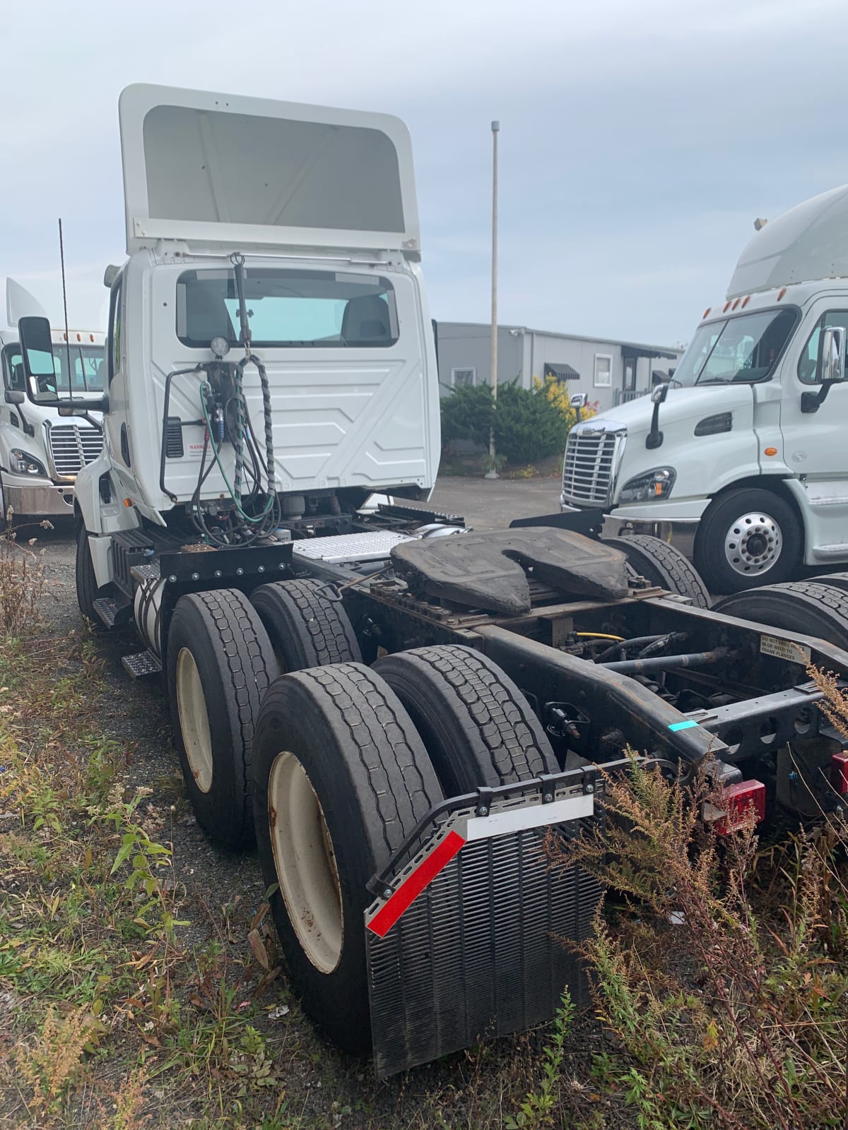 2018 Navistar International LT625 DAYCAB T/A 221258