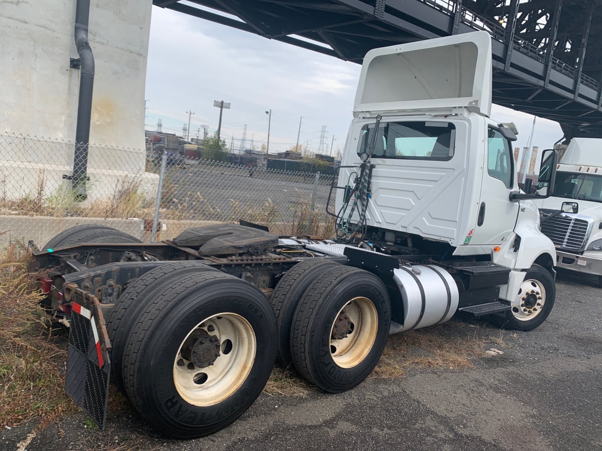 2018 Navistar International LT625 DAYCAB T/A 221258