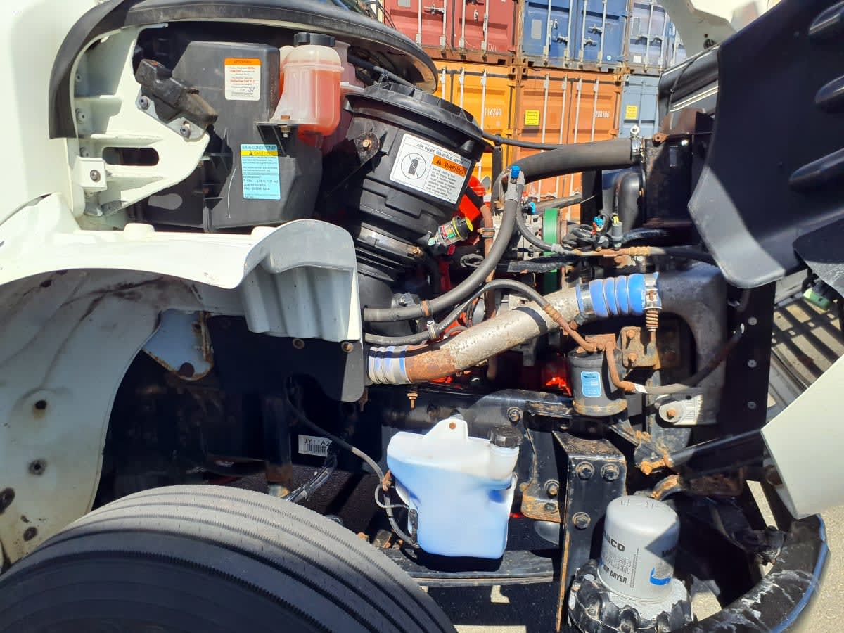 2018 Freightliner/Mercedes M2 106 221274