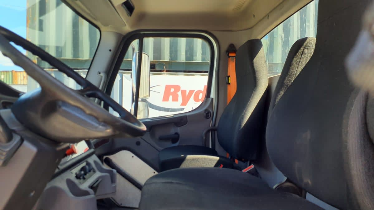 2018 Freightliner/Mercedes M2 106 221279