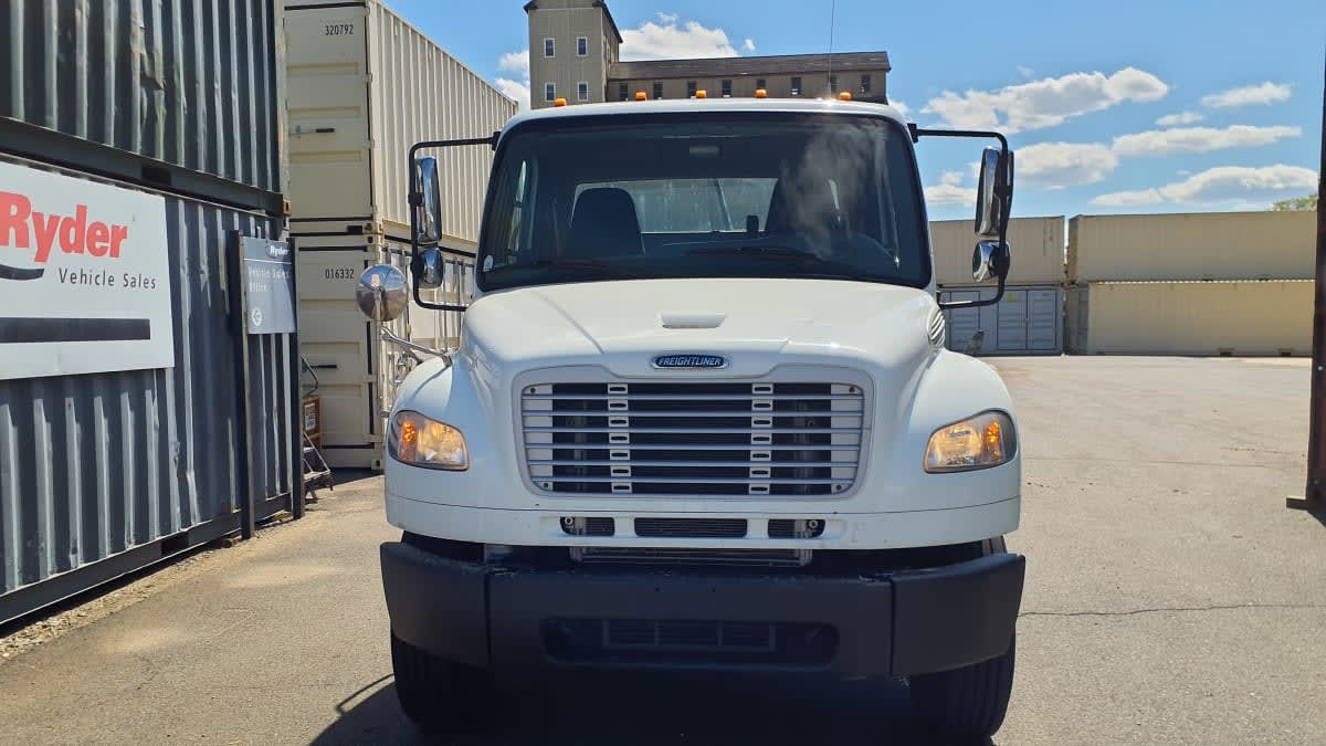 2018 Freightliner M2 106 in Springfield, MA — photo 2