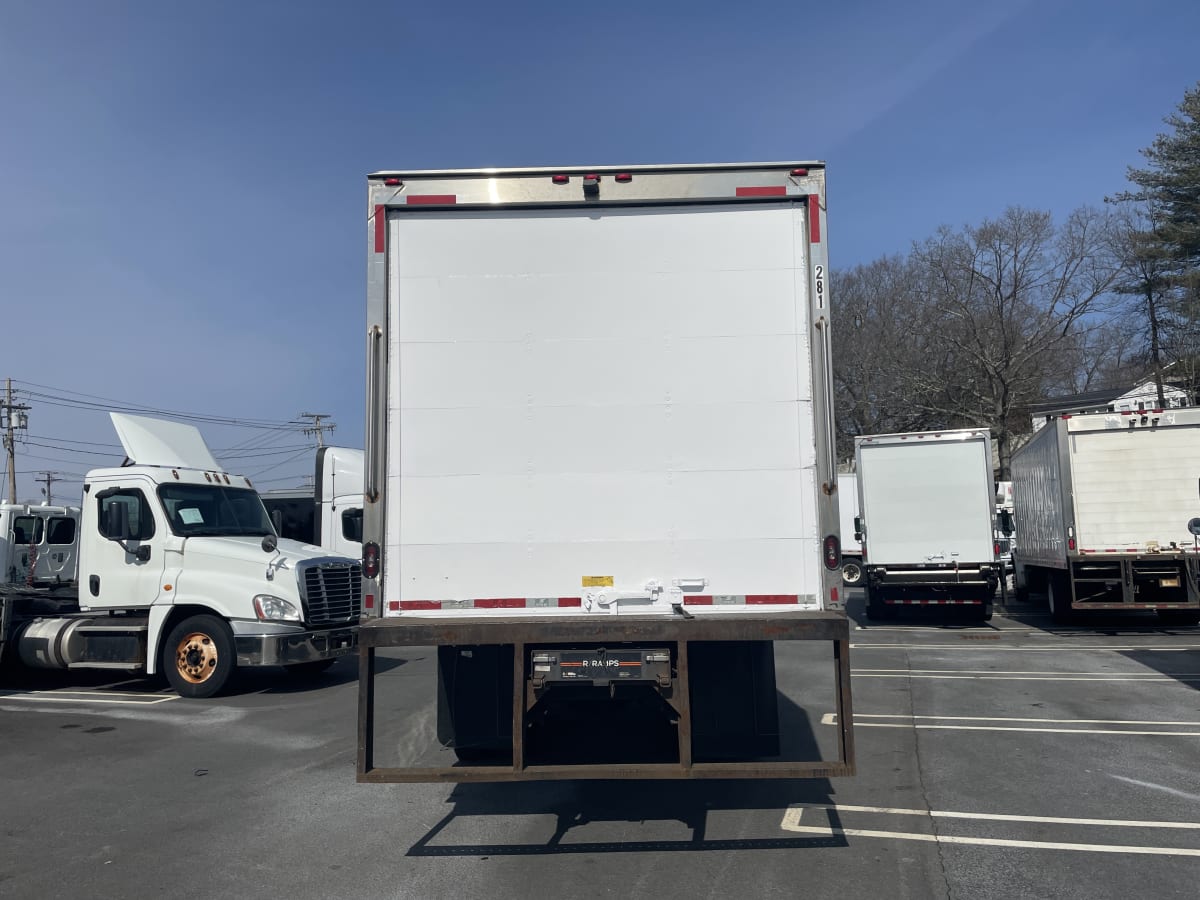 2018 Freightliner/Mercedes M2 106 221281