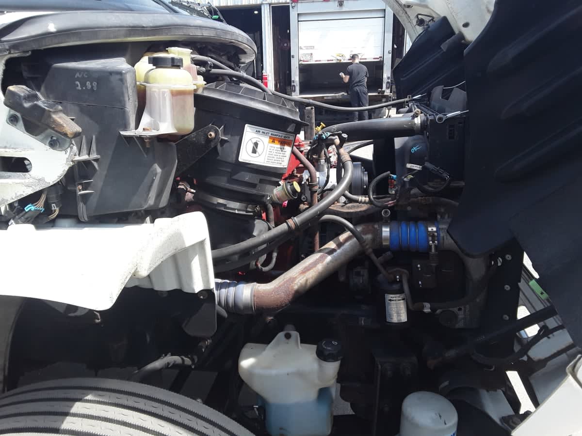 2018 Freightliner M2 106 221282