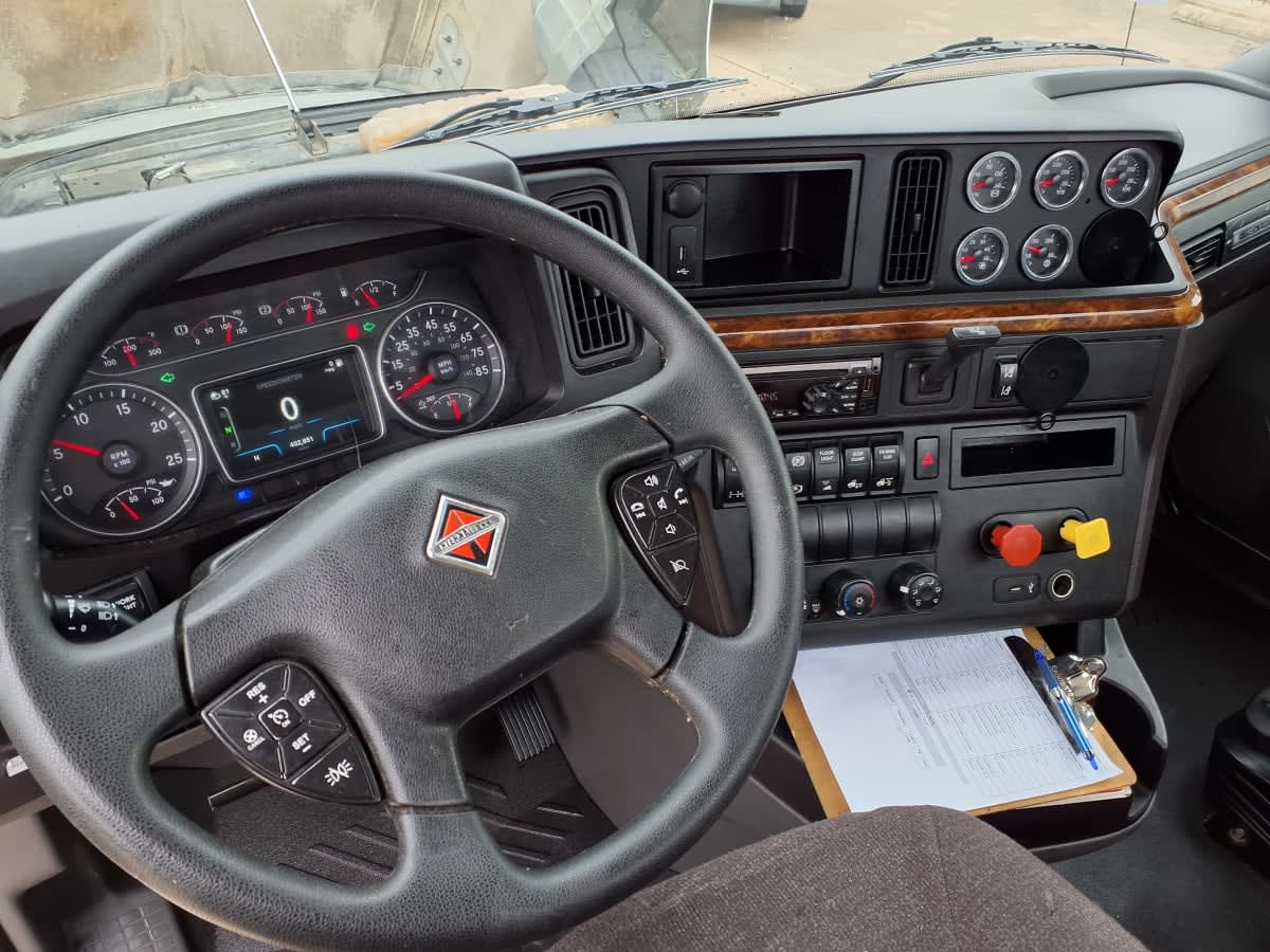 2018 Navistar International LT625 DAYCAB T/A 221313