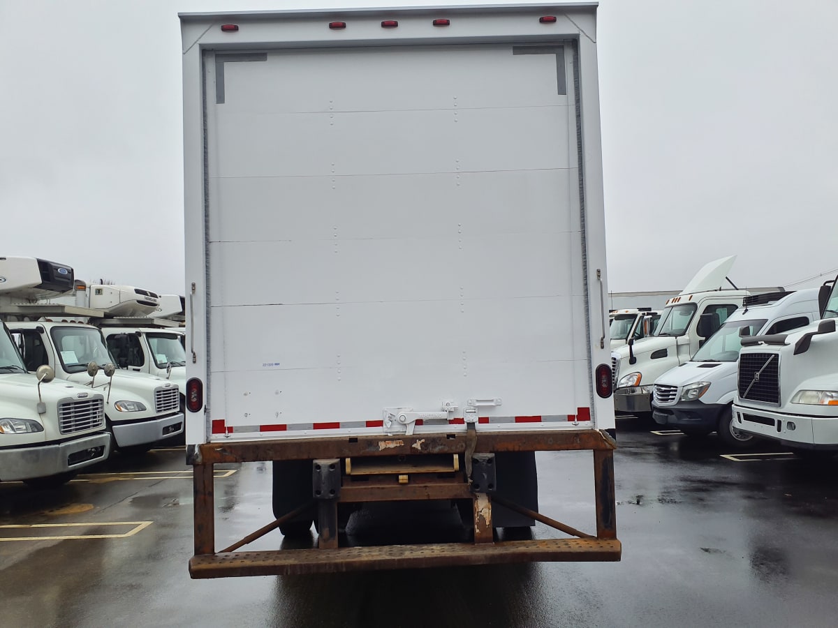 2018 Freightliner/Mercedes M2 106 221329