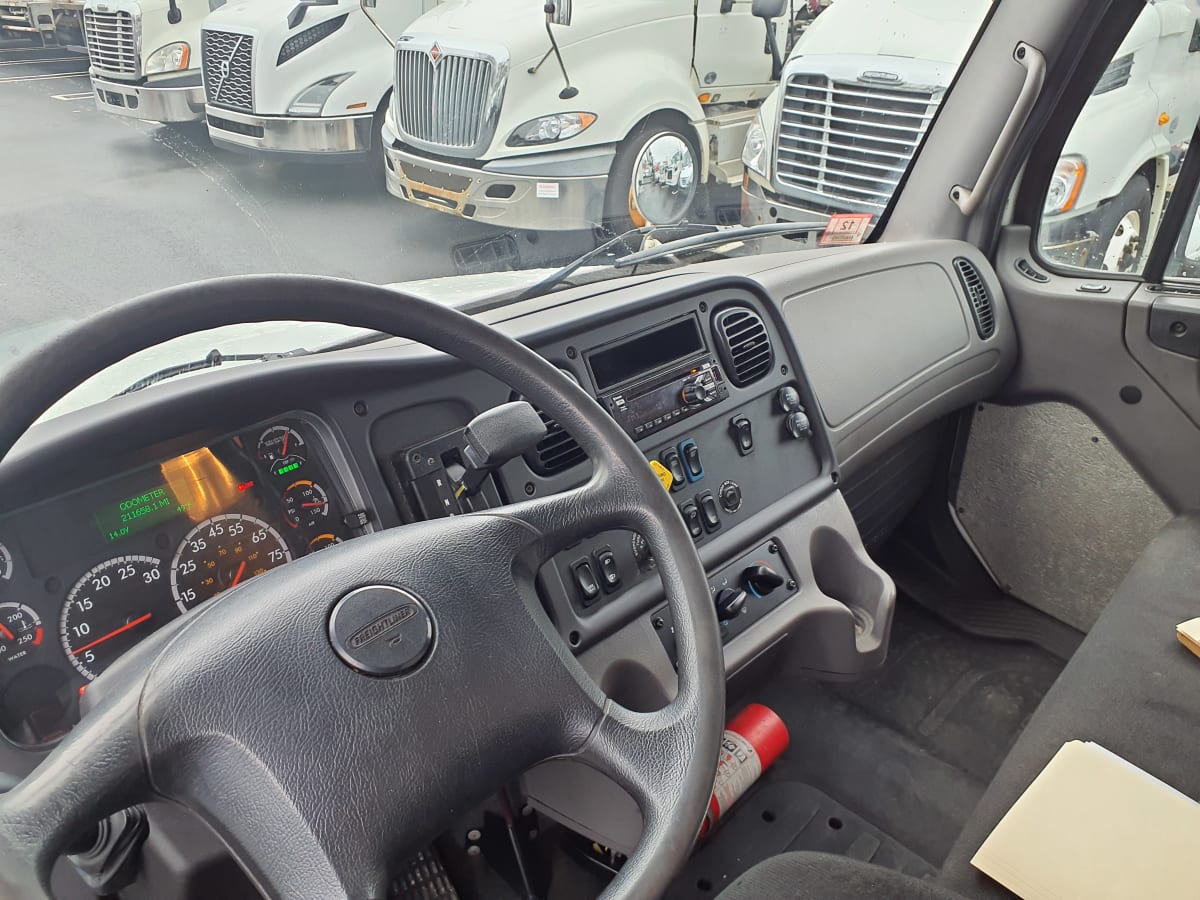 2018 Freightliner/Mercedes M2 106 221329