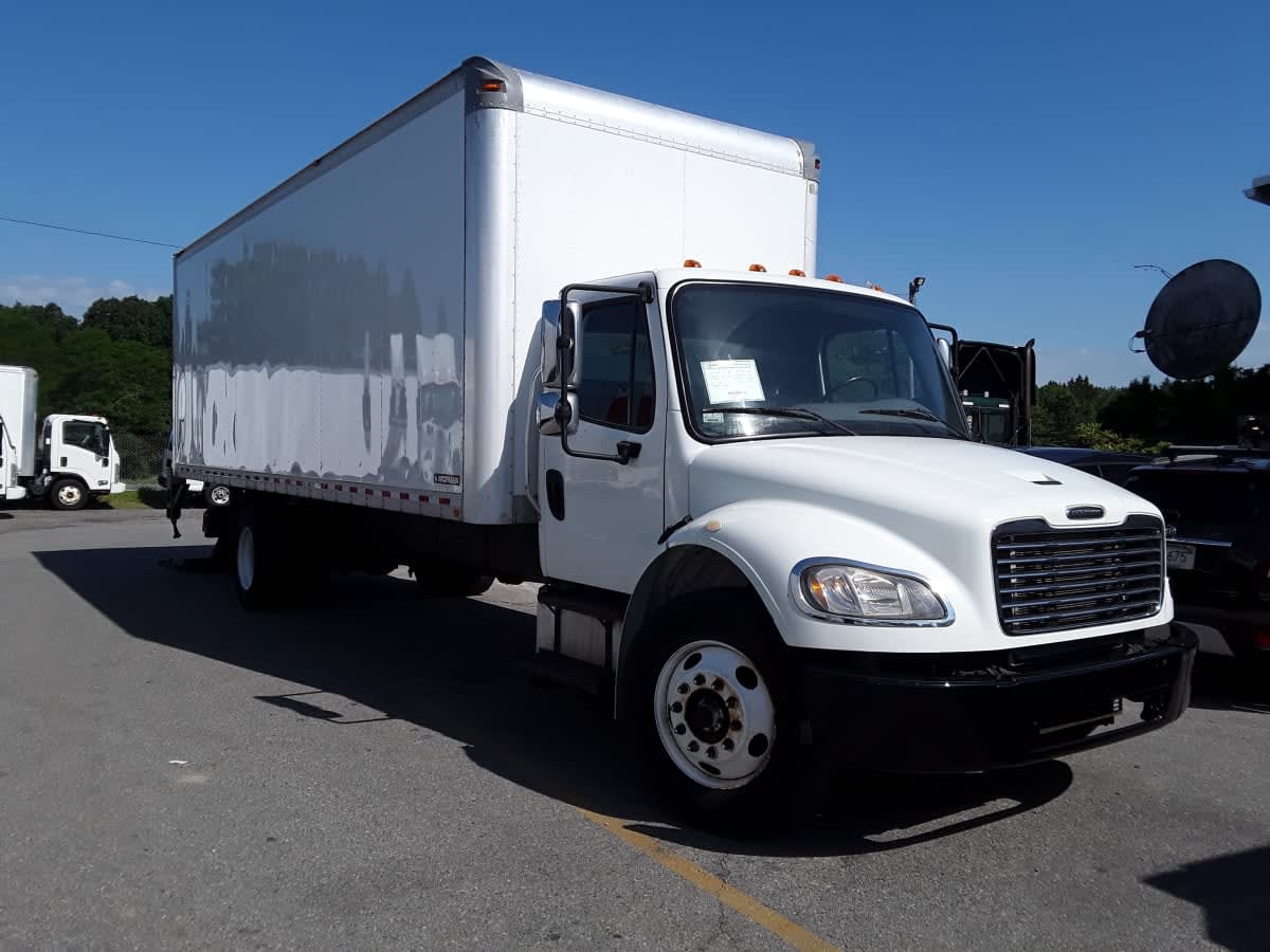2018 Freightliner M2 106 221404