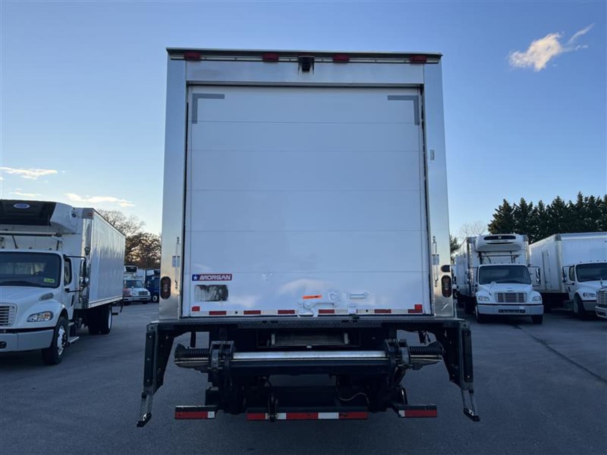 2018 Freightliner/Mercedes M2 106 221483