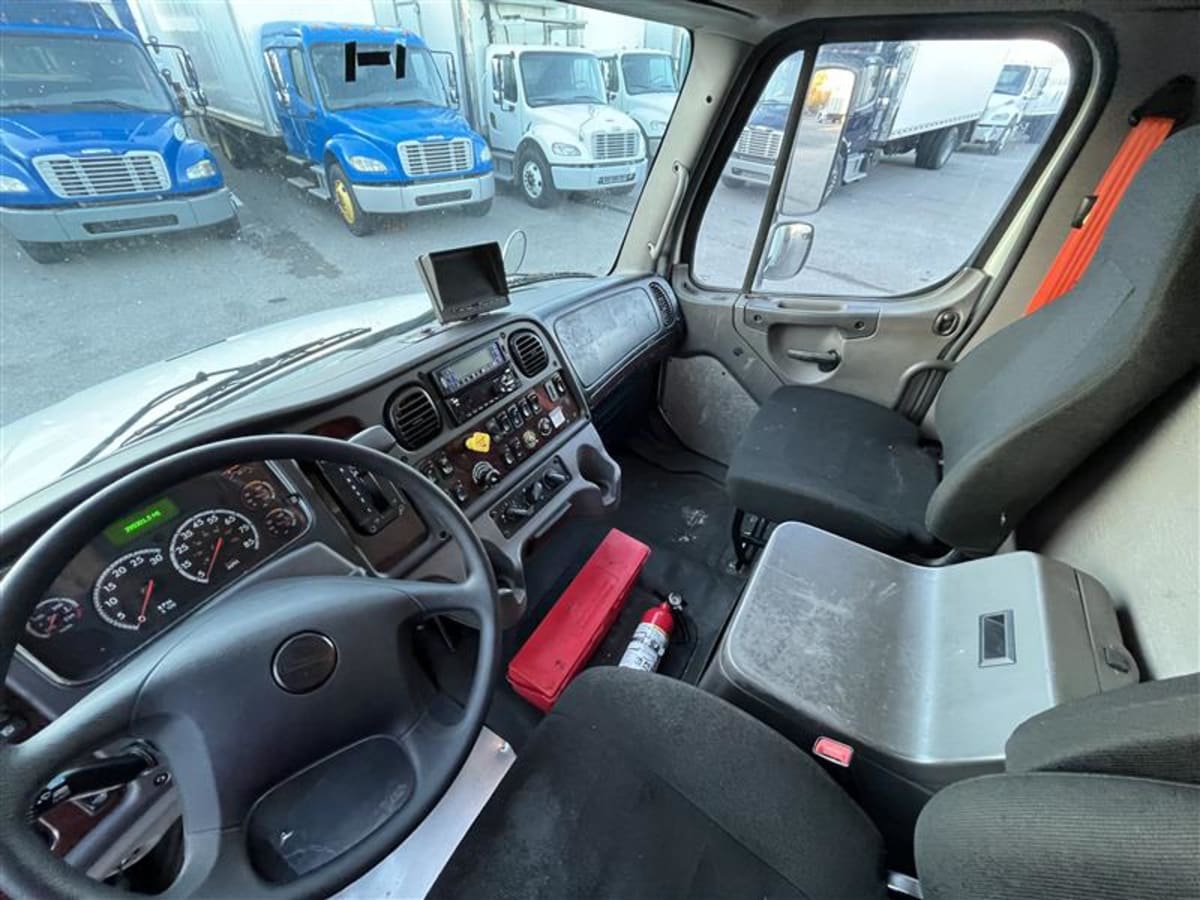 2018 Freightliner/Mercedes M2 106 221483