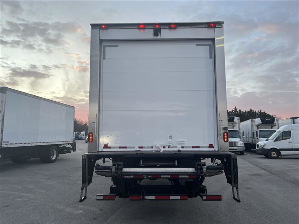 2018 Freightliner/Mercedes M2 106 221486