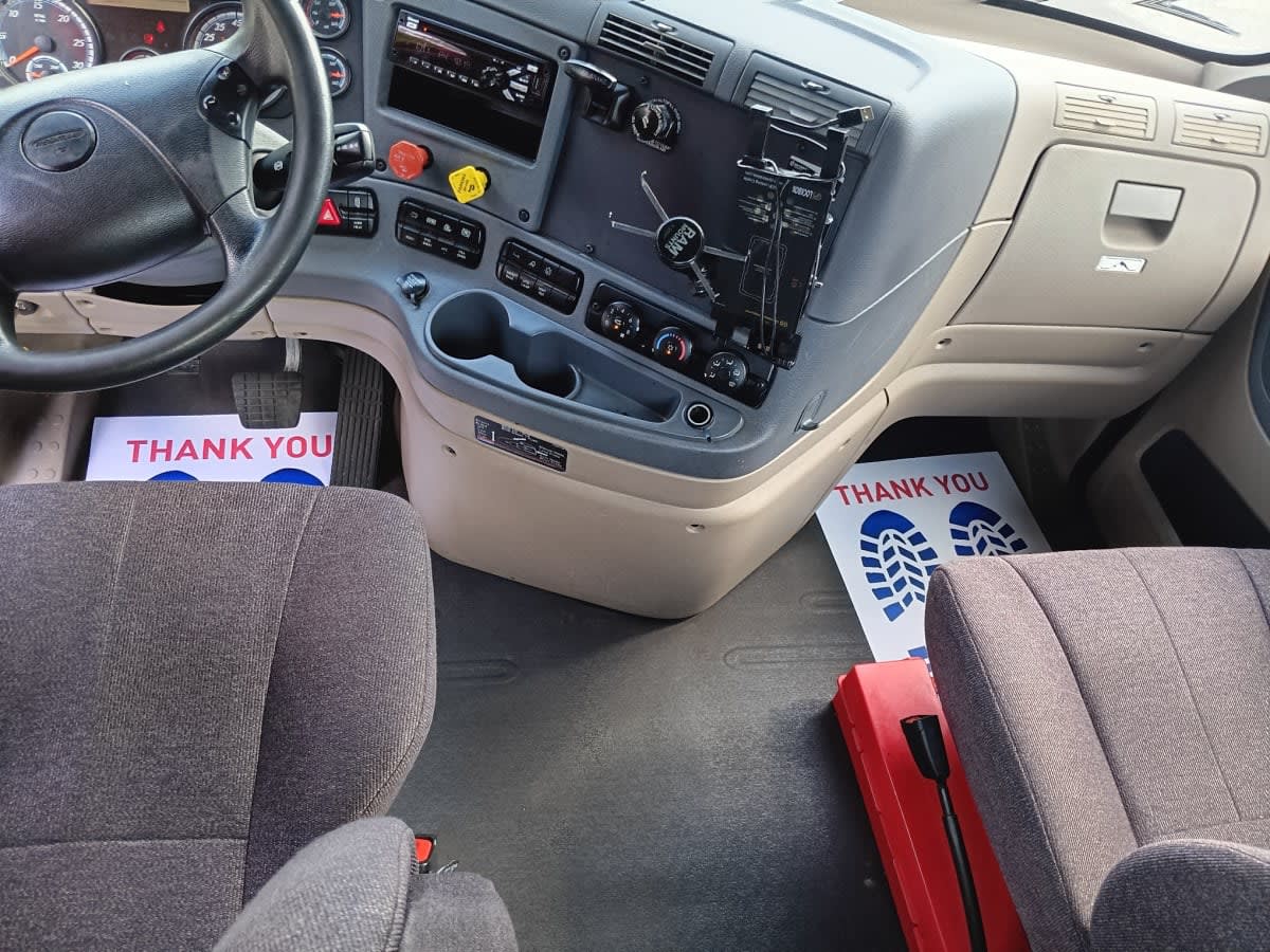 2018 Freightliner CASCADIA 125 221496