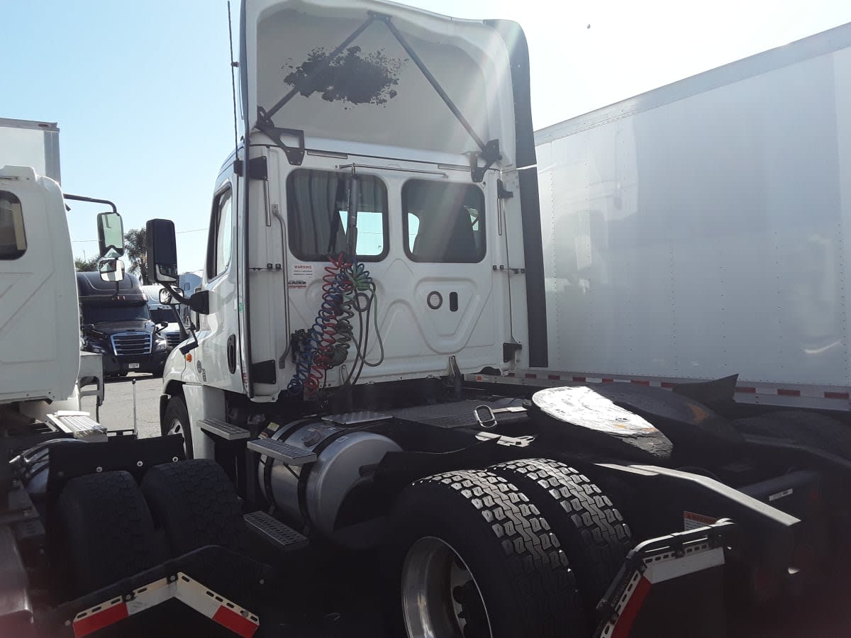 2018 Freightliner/Mercedes CASCADIA 125 221500
