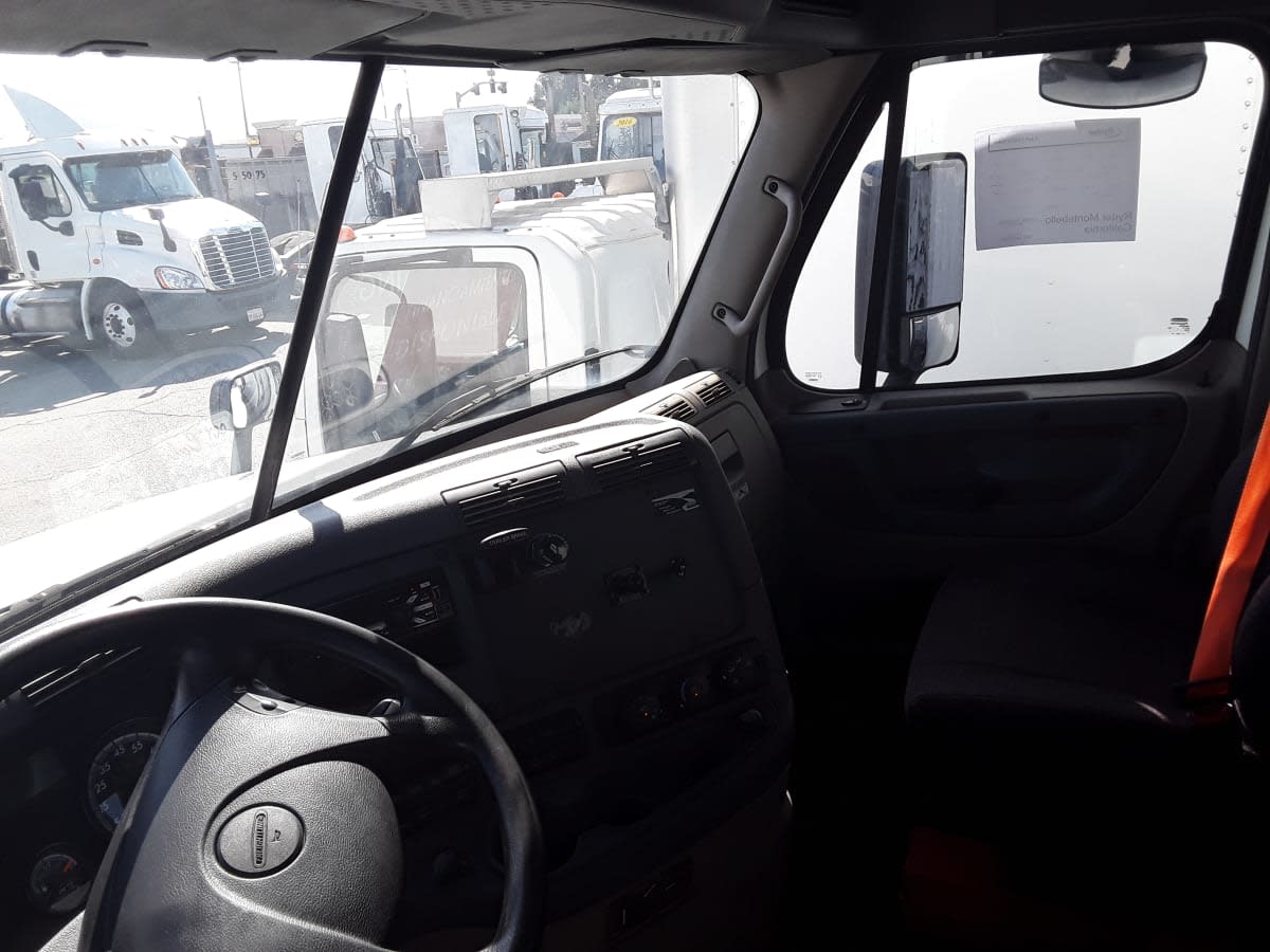 2018 Freightliner/Mercedes CASCADIA 125 221500