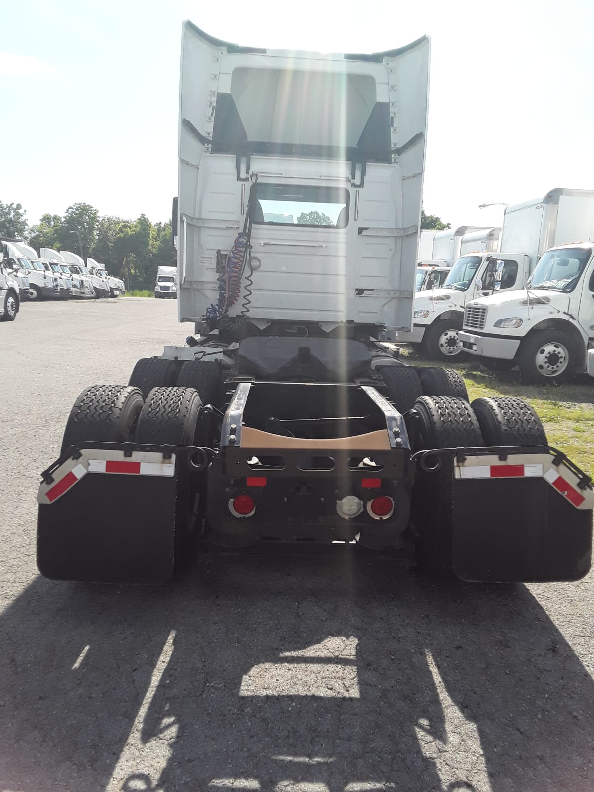 2018 Volvo VNL64TRACTOR 221502