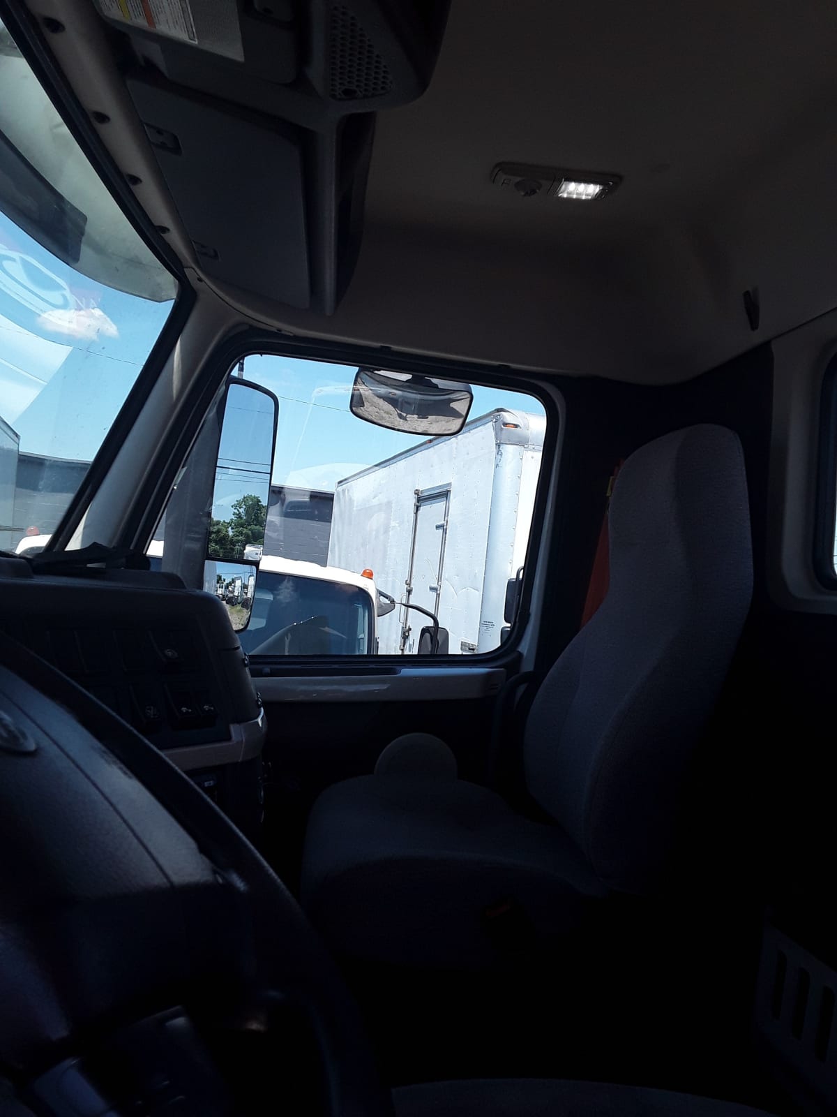 2018 Volvo VNL64TRACTOR 221503