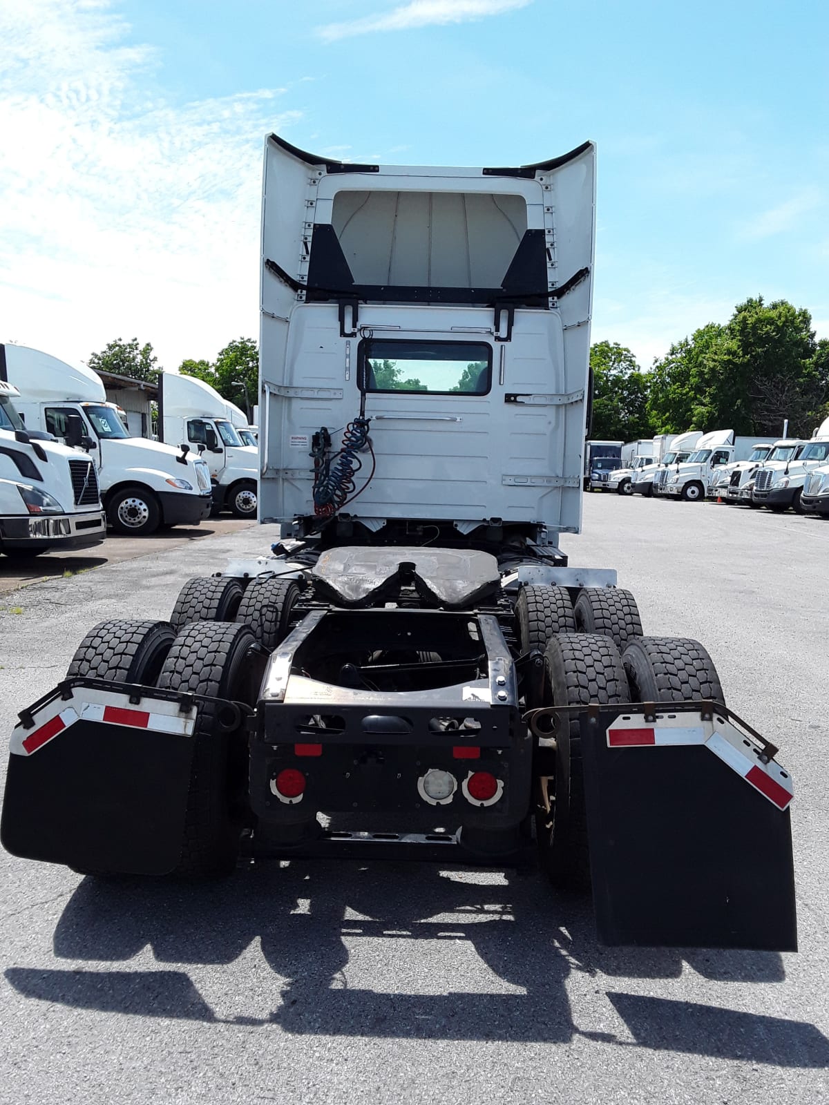 2018 Volvo VNL64TRACTOR 221504