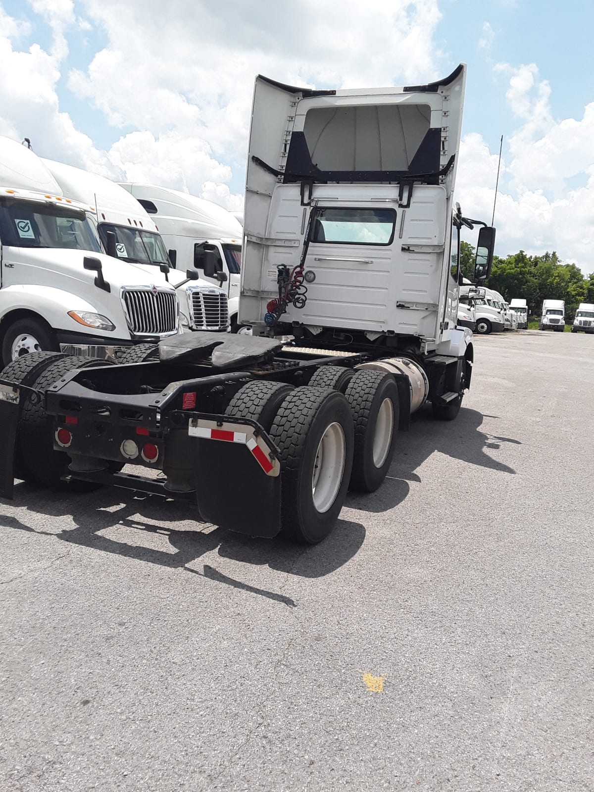 2018 Volvo VNL64TRACTOR 221507