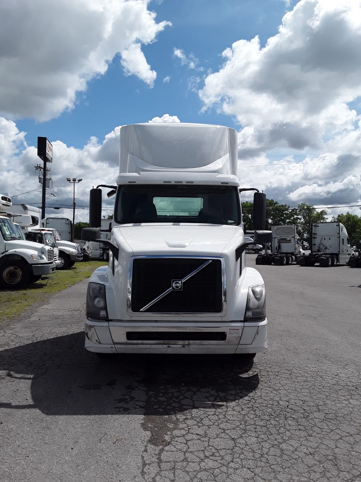 2018 Volvo VNL64TRACTOR 221510