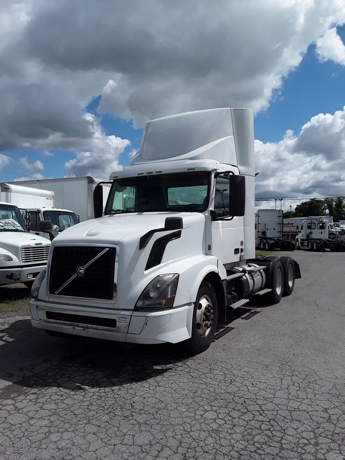 2018 Volvo VNL64TRACTOR 221510