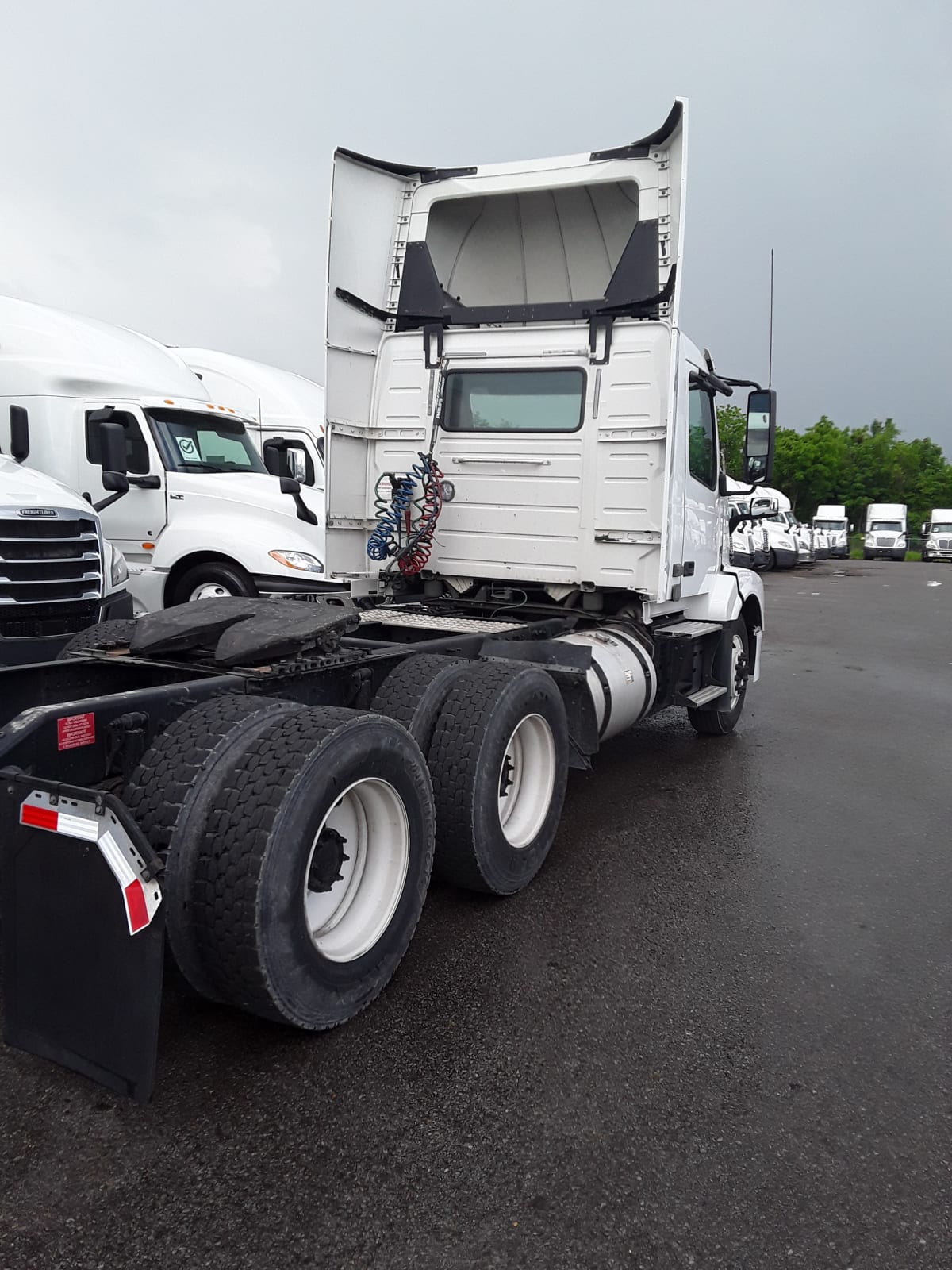 2018 Volvo VNL64TRACTOR 221512