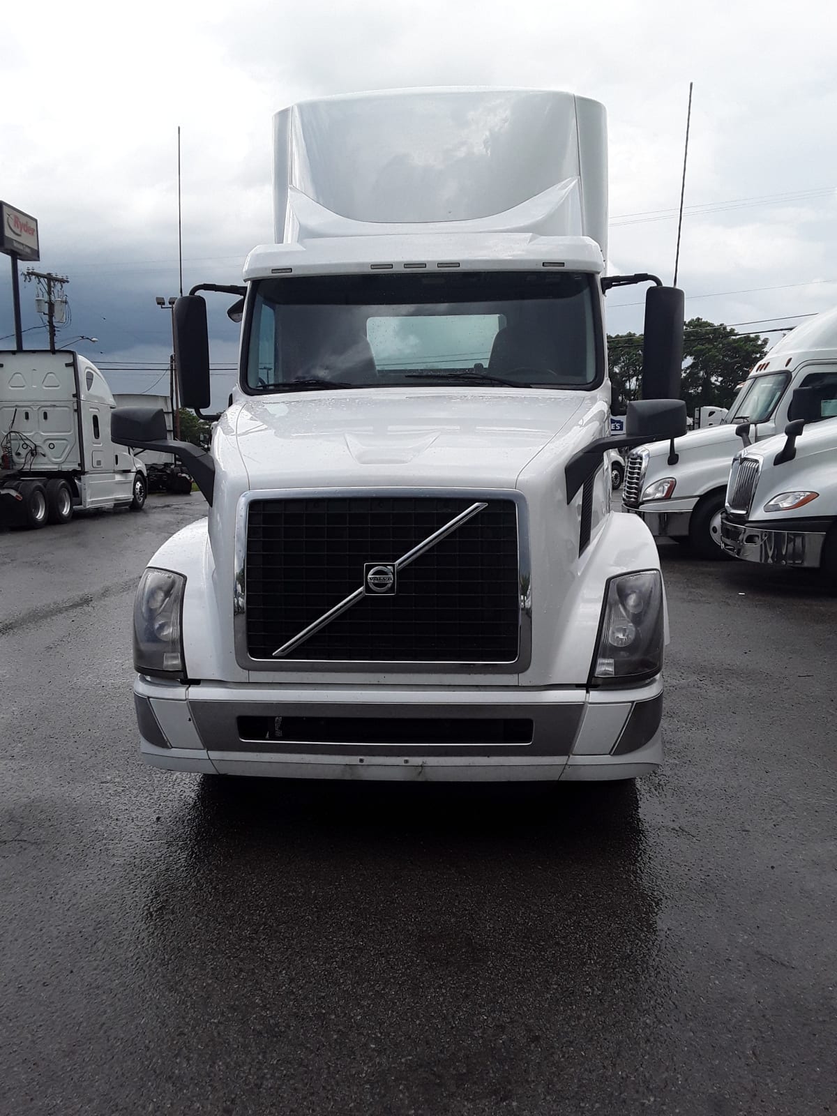 2018 Volvo VNL64TRACTOR 221512