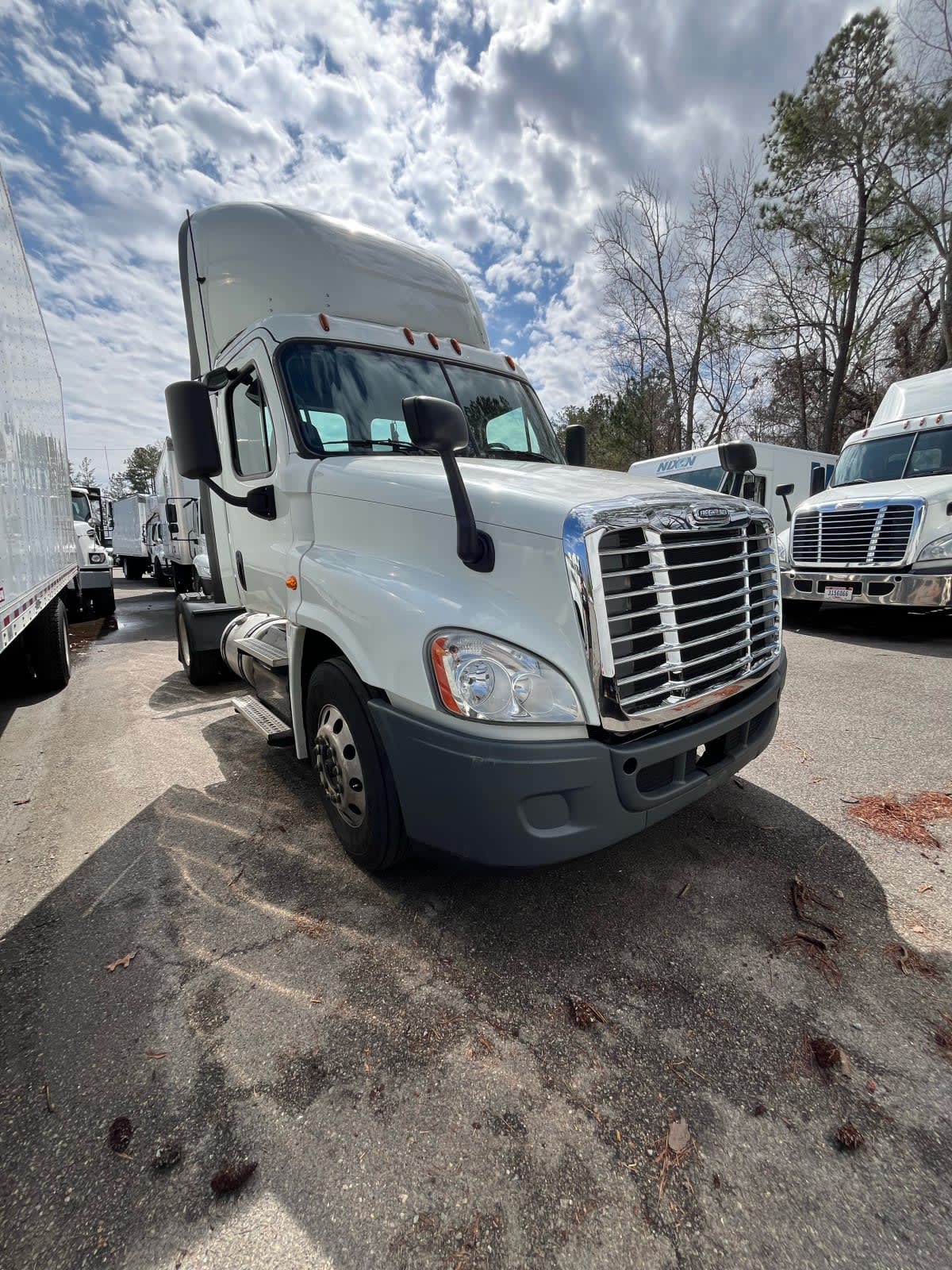 2018 Freightliner/Mercedes CASCADIA 125 221513