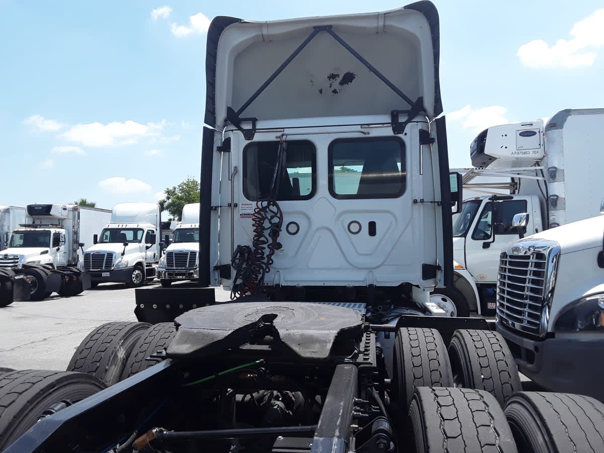 2018 Freightliner/Mercedes CASCADIA 125 221517