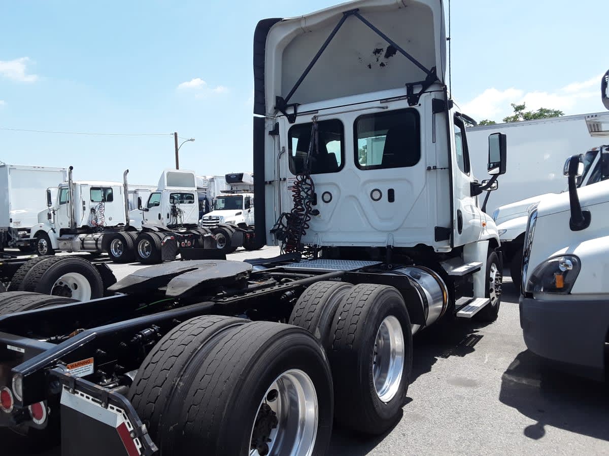 2018 Freightliner/Mercedes CASCADIA 125 221517