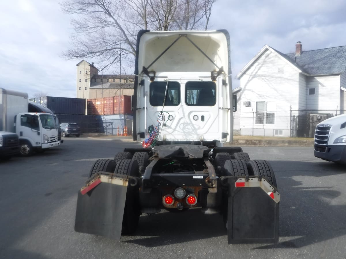 2018 Freightliner/Mercedes CASCADIA 125 221521