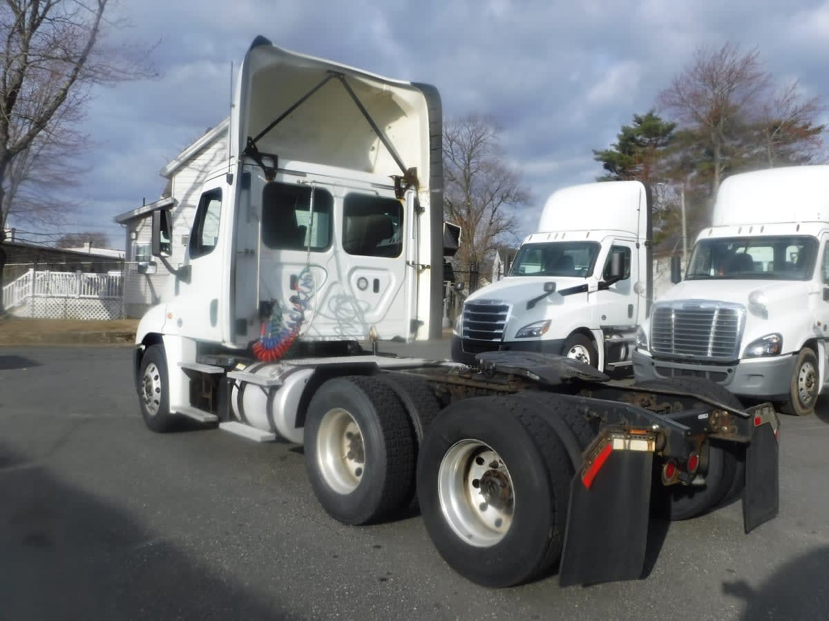 2018 Freightliner/Mercedes CASCADIA 125 221521