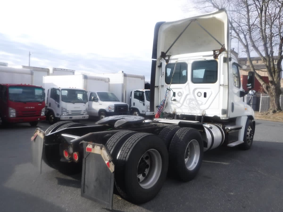 2018 Freightliner/Mercedes CASCADIA 125 221521