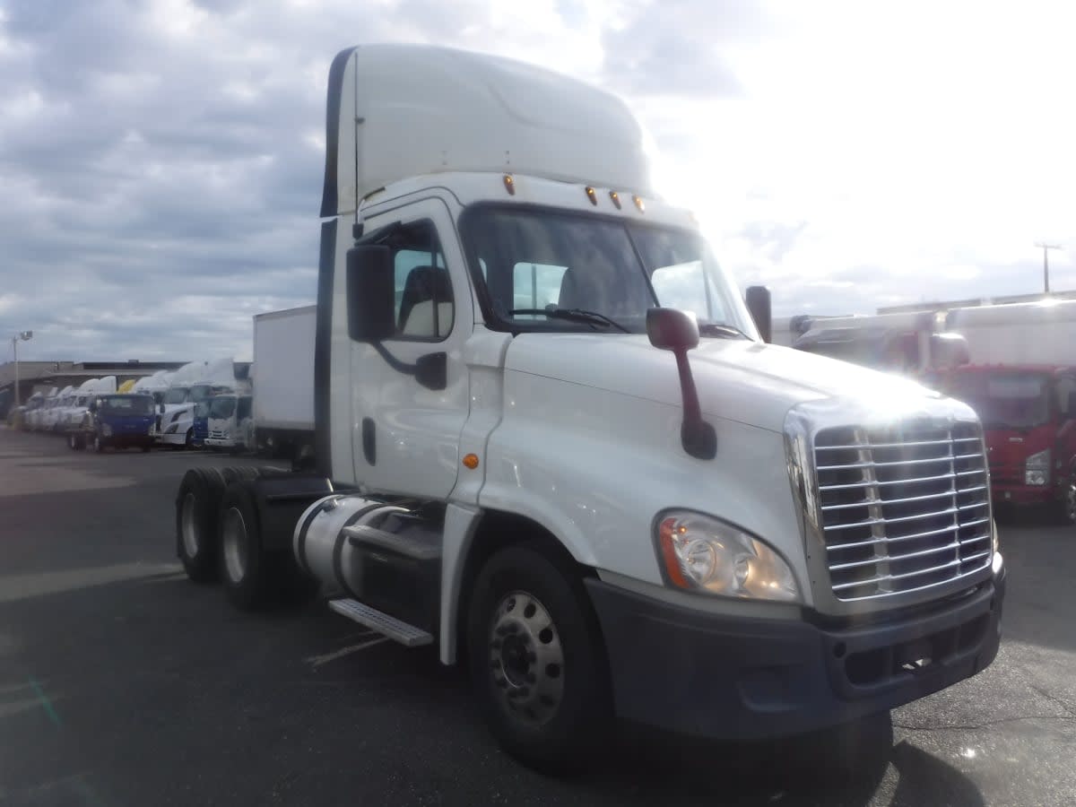 2018 Freightliner/Mercedes CASCADIA 125 221521
