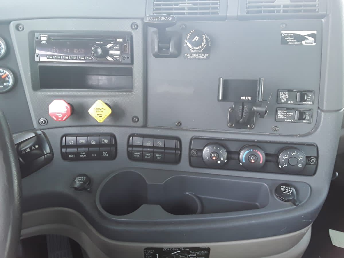 2018 Freightliner CASCADIA 125 221527