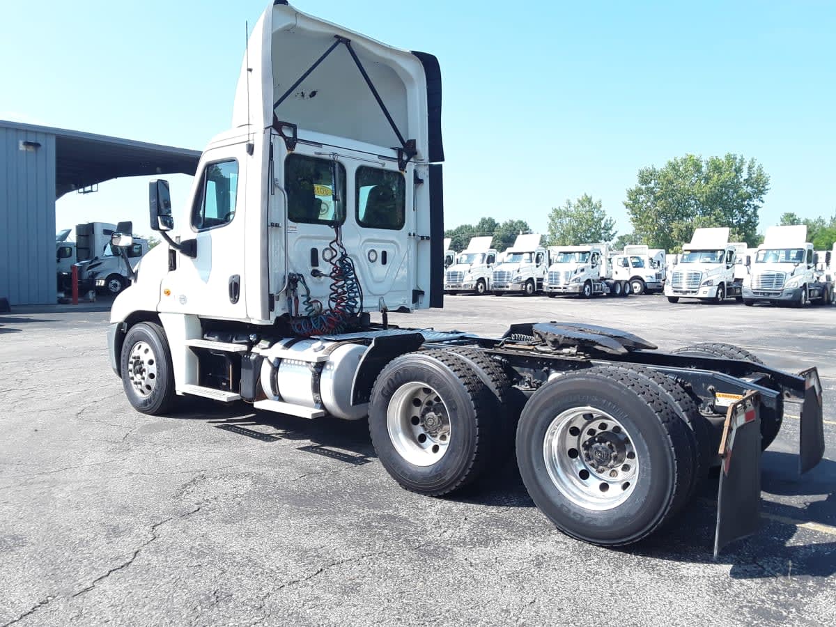 2018 Freightliner CASCADIA 125 221527