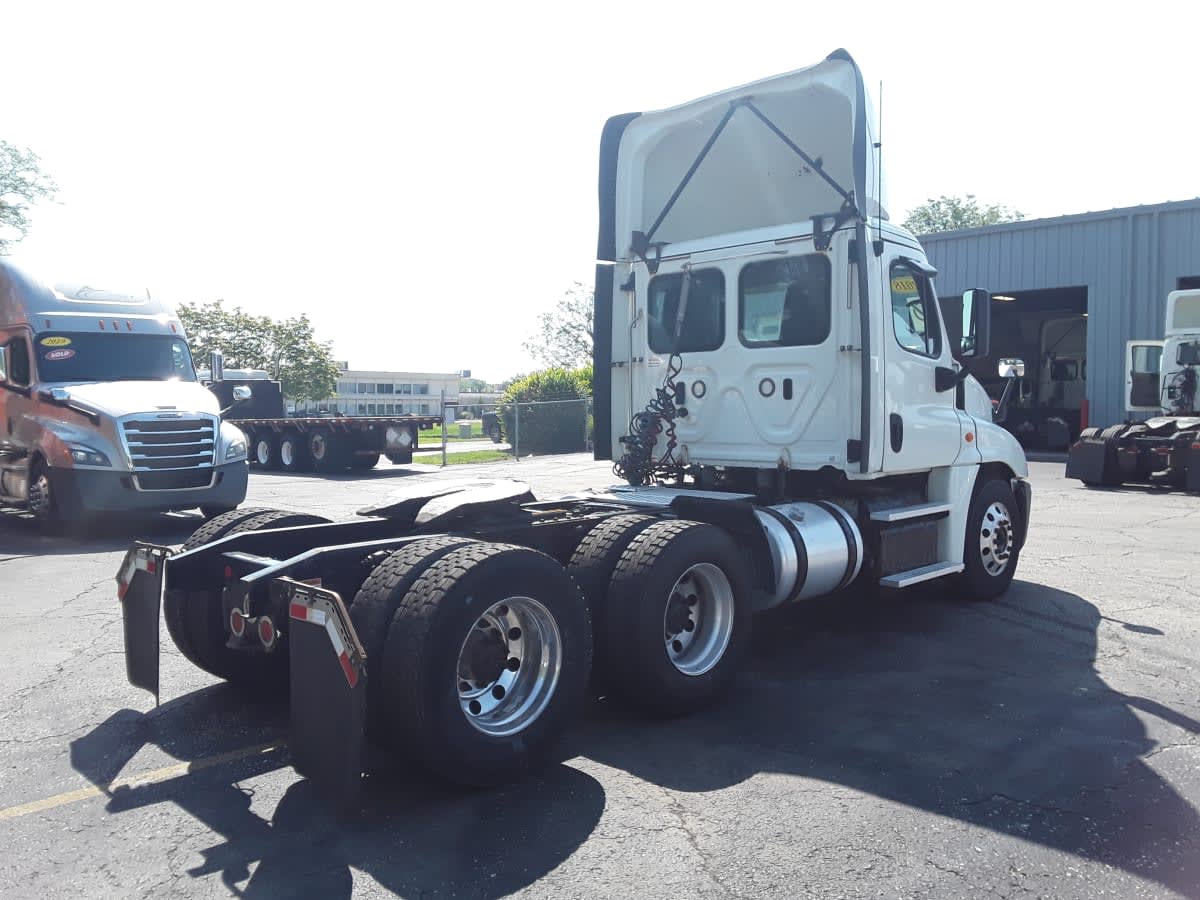 2018 Freightliner CASCADIA 125 221527