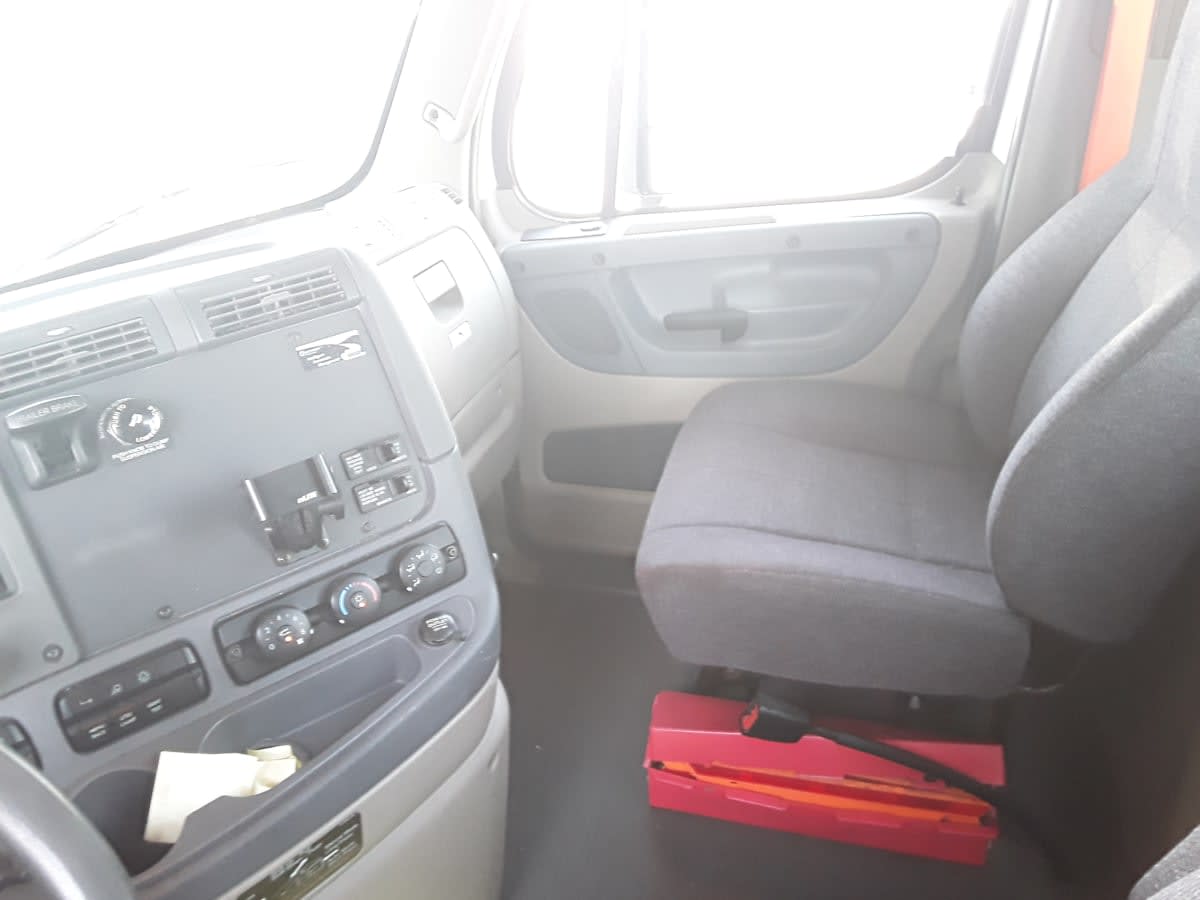 2018 Freightliner CASCADIA 125 221527