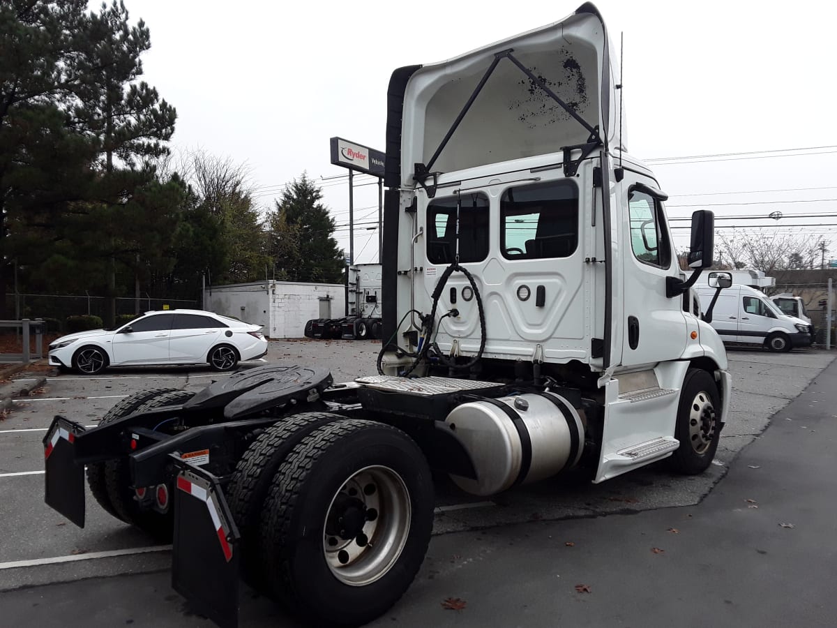 2018 Freightliner/Mercedes CASCADIA 113 221541