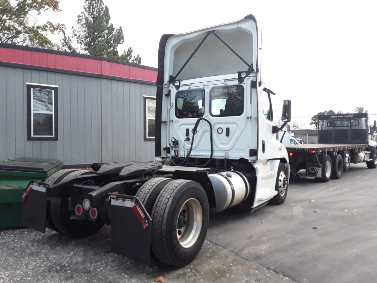 2018 Freightliner/Mercedes CASCADIA 113 221544