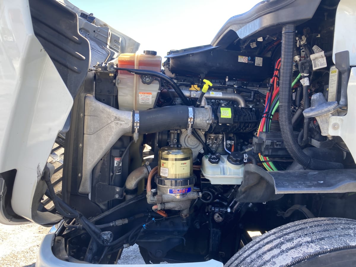 2018 Freightliner/Mercedes CASCADIA 113 221546