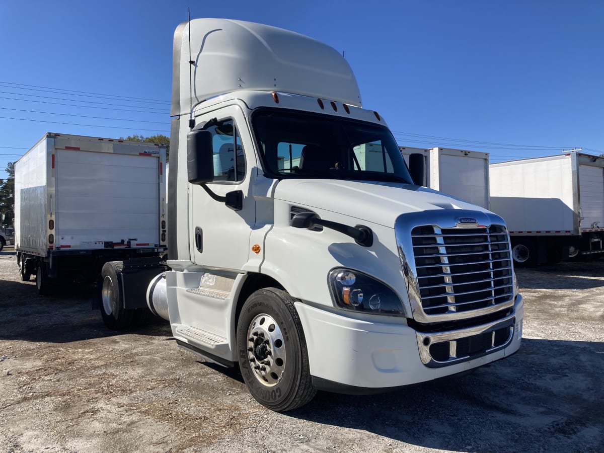 2018 Freightliner/Mercedes CASCADIA 113 221546