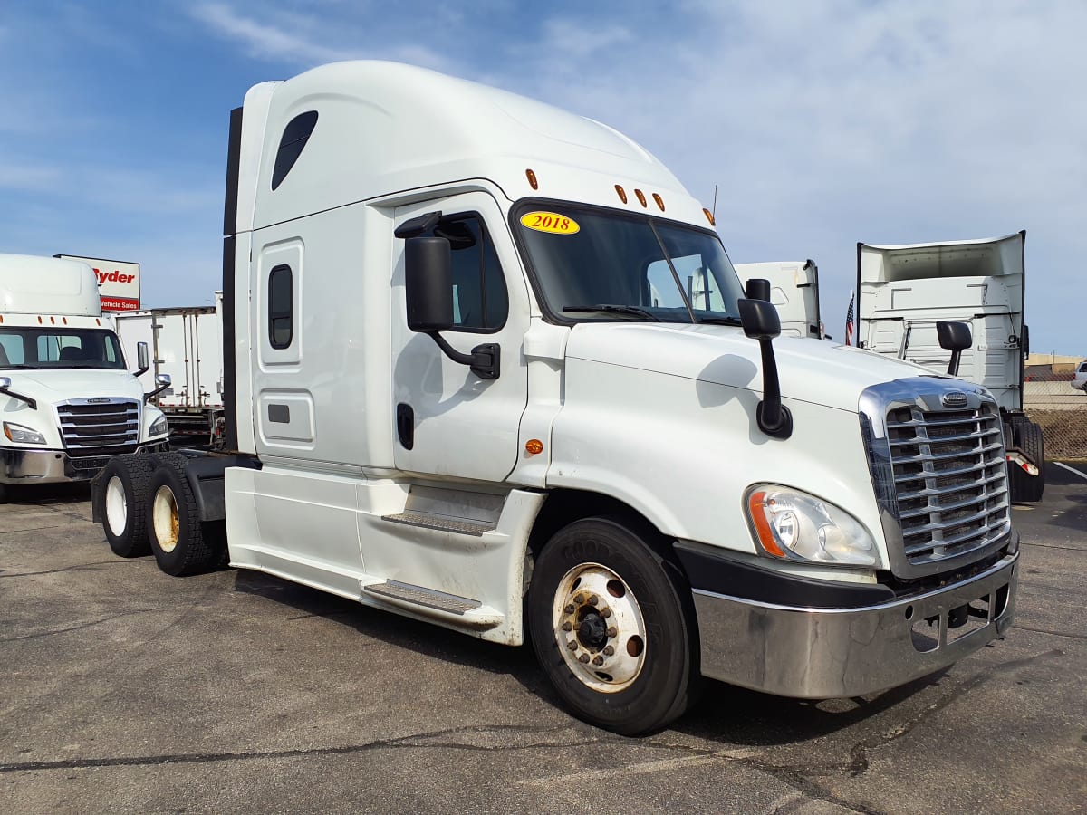 2018 Freightliner/Mercedes CASCADIA 125 221557