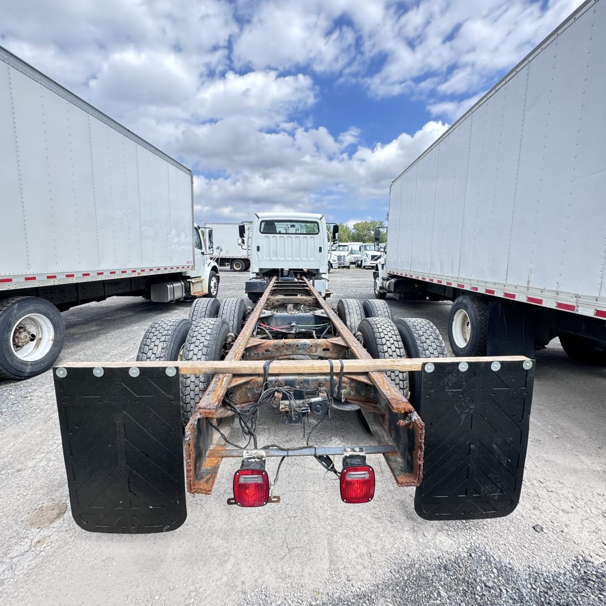 2018 Freightliner/Mercedes M2 106 221565